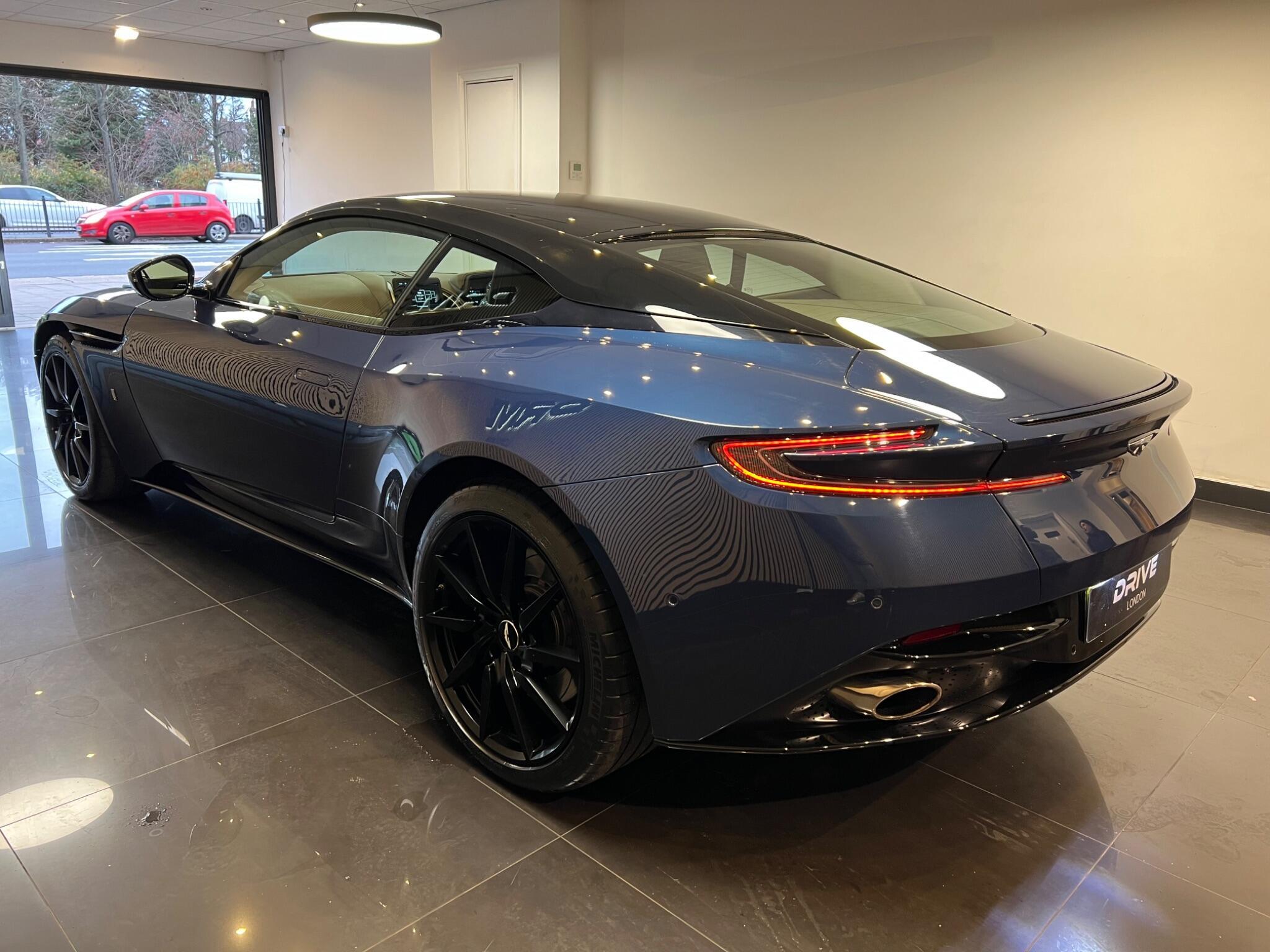 Aston Martin DB11